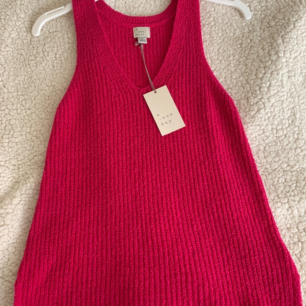 Woman’s hot pink Sweater tank top